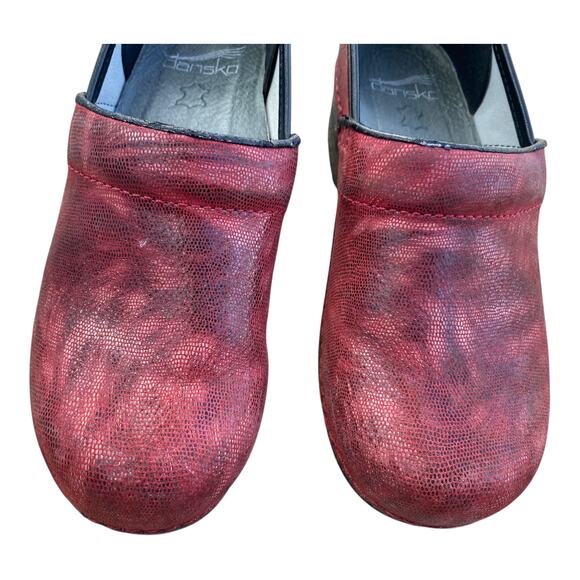 DANSKO Pro Clogs Size 5 EU 35 Red Distressed Leather Slip-Resist Work Nurse - Picture 15 of 16
